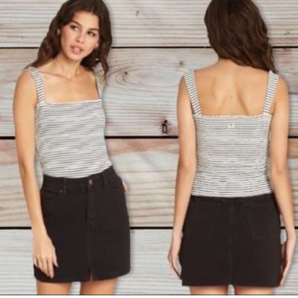 Billabong Size M Black/White Smocked Stretchy Crop Top Flat Straps